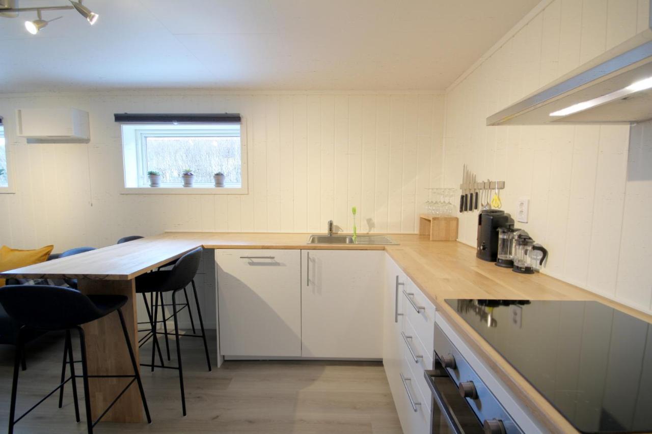 Spacious Two Bedroom Basement Apartment Flam Luaran gambar